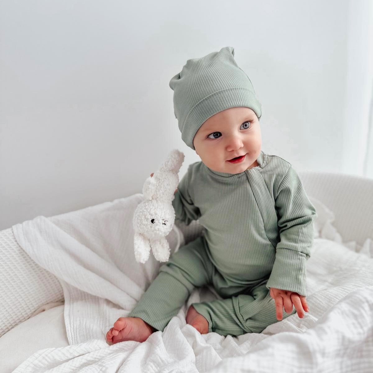 All-In-One SET als GESCHENK verpackt (Romper, Beanie, Body & Musselintuch)