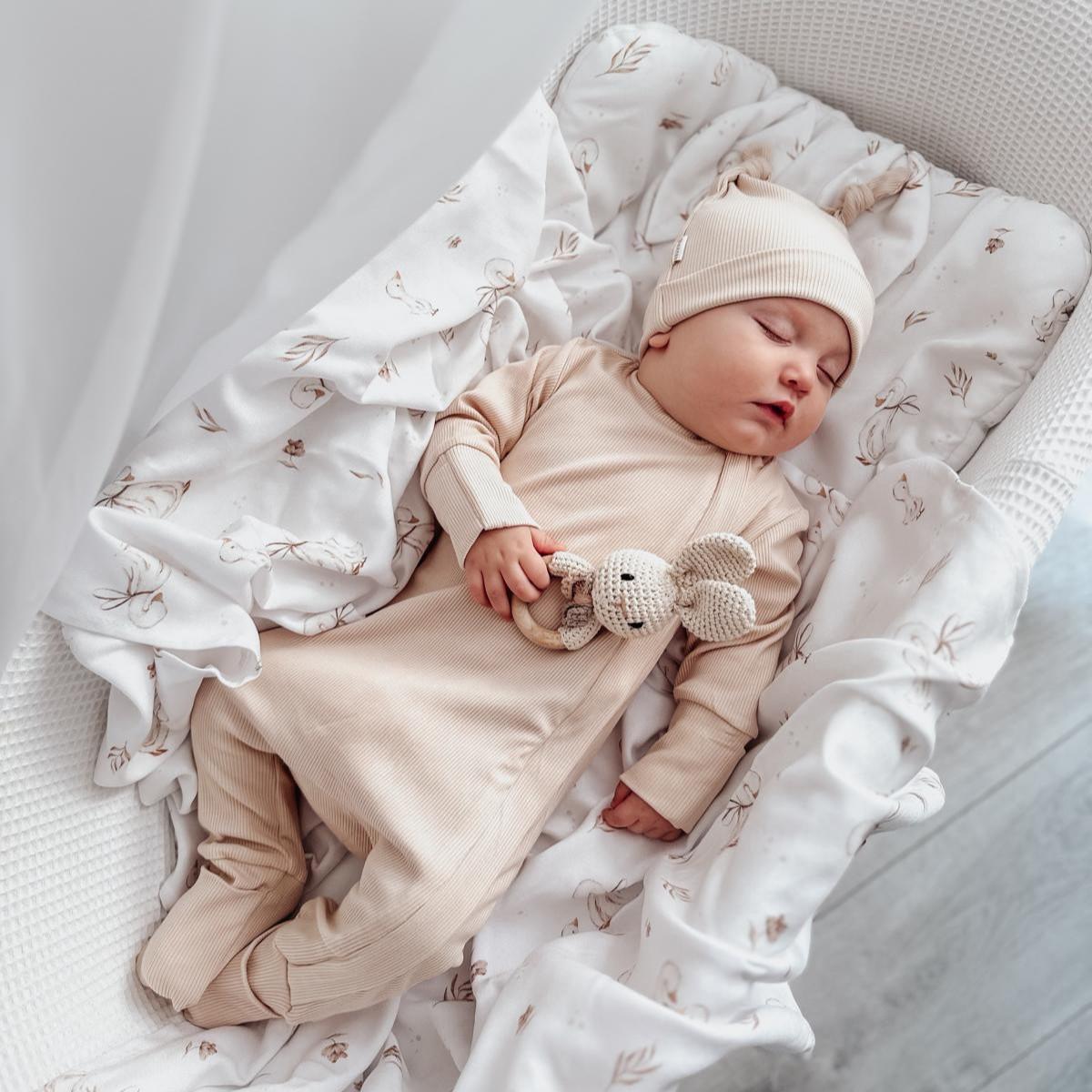 ROMPER & BEANIE SET als GESCHENK verpackt